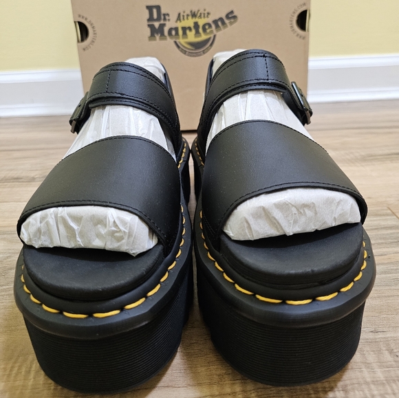 Dr. Martens VOSS WOMEN'S LEATHER STRAP PLATFORM SANDALS, size US 10 - Picture 2 of 11